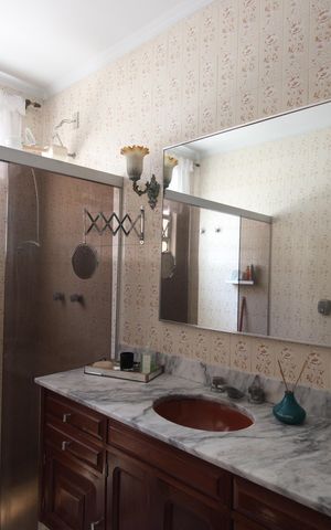 Casa à venda com 650m², 3 quartos e 4 vagasBanheiro social 1