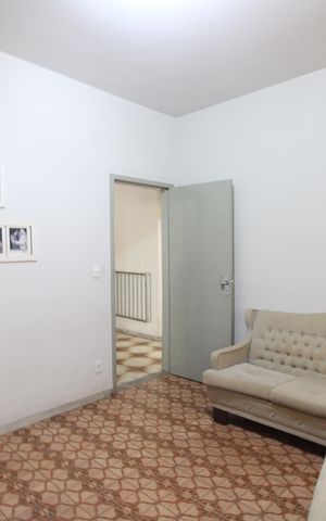 Casa à venda com 650m², 3 quartos e 4 vagasEscritório