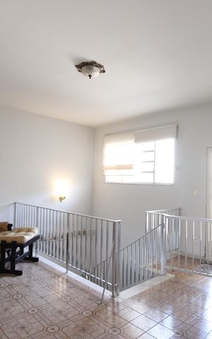 Casa à venda com 650m², 3 quartos e 4 vagasHall do segundo andar 