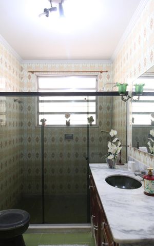 Casa à venda com 650m², 3 quartos e 4 vagasBanheiro social 2