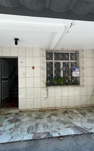Casa à venda com 68m², 2 quartos e 1 vagaFachada + plaquinha