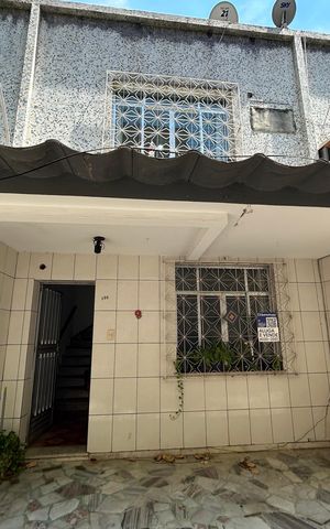 Casa à venda com 68m², 2 quartos e 1 vagaFachada + plaquinha