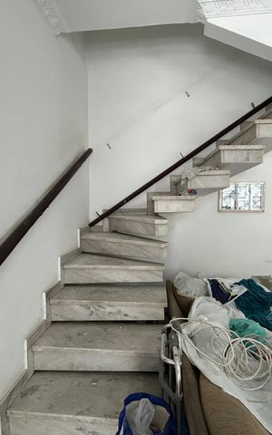 Casa à venda com 68m², 2 quartos e 1 vagaEscada