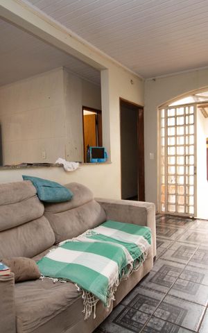 Casa à venda com 195m², 2 quartos e 2 vagas Casa à venda com 195m², 2 quartos e 2 vagasSala