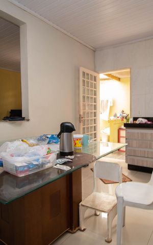 Casa à venda com 195m², 2 quartos e 2 vagas Casa à venda com 195m², 2 quartos e 2 vagasCozinha e Área de Serviço