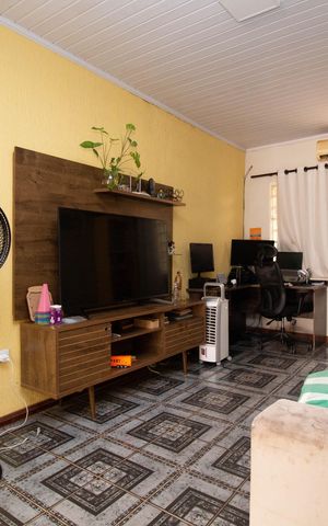 Casa à venda com 195m², 2 quartos e 2 vagas Casa à venda com 195m², 2 quartos e 2 vagasSala