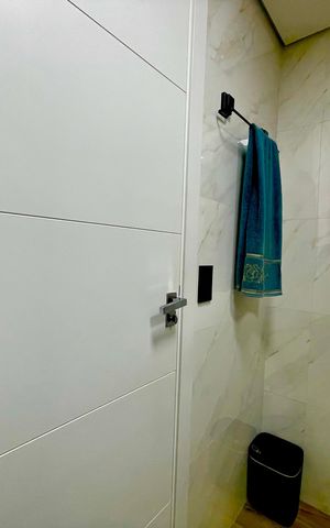 Apartamento à venda com 80m², 3 quartos e 4 vagas Apartamento à venda com 80m², 3 quartos e 4 vagasBanheiro 2