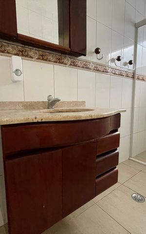 Casa de condomínio para alugar com 600m², 3 quartos e 4 vagas Casa de condomínio para alugar com 600m², 3 quartos e 4 vagasBanheiro Social