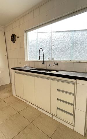 Casa de condomínio para alugar com 600m², 3 quartos e 4 vagas Casa de condomínio para alugar com 600m², 3 quartos e 4 vagasCozinha