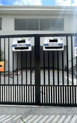 Casa de condomínio para alugar com 600m², 3 quartos e 4 vagas Casa de condomínio para alugar com 600m², 3 quartos e 4 vagasFachada