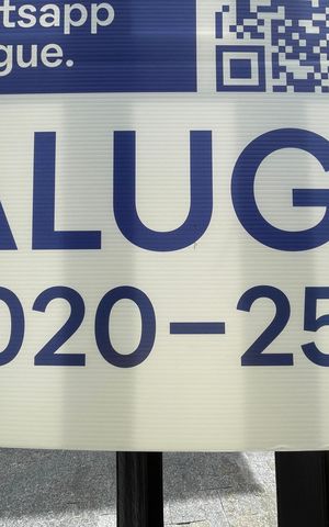 Casa de condomínio para alugar com 600m², 3 quartos e 4 vagas Casa de condomínio para alugar com 600m², 3 quartos e 4 vagasPlaca