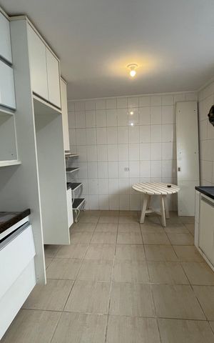 Casa de condomínio para alugar com 600m², 3 quartos e 4 vagas Casa de condomínio para alugar com 600m², 3 quartos e 4 vagasCozinha