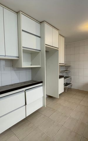 Casa de condomínio para alugar com 600m², 3 quartos e 4 vagas Casa de condomínio para alugar com 600m², 3 quartos e 4 vagasCozinha