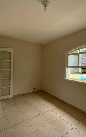 Casa de condomínio para alugar com 600m², 3 quartos e 4 vagas Casa de condomínio para alugar com 600m², 3 quartos e 4 vagasSuíte 1