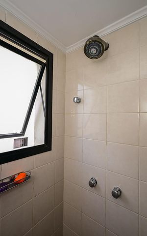 Apartamento à venda com 140m², 4 quartos e 3 vagasChuveiro da Suíte 1