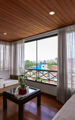 Apartamento à venda com 140m², 4 quartos e 3 vagasVaranda