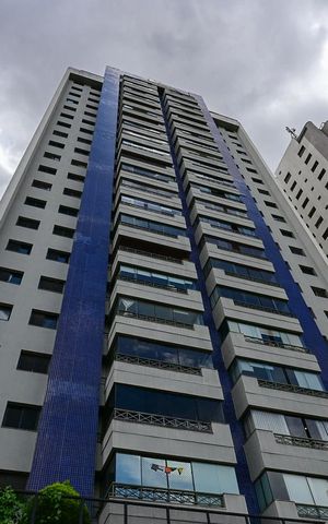 Apartamento à venda com 140m², 4 quartos e 3 vagasFachada