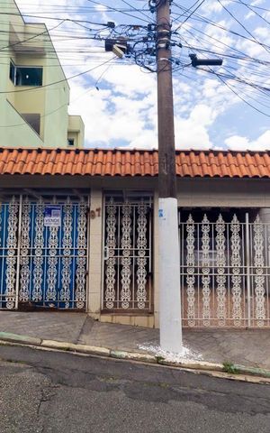Casa à venda com 105m², 2 quartos e 3 vagasFachada