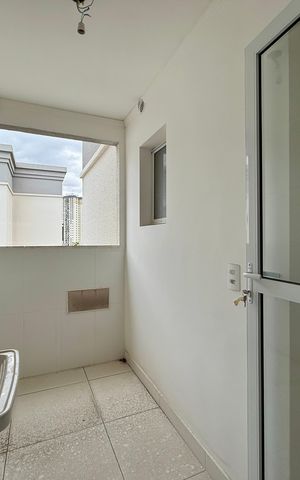 Apartamento à venda com 83m², 3 quartos e 2 vagas Apartamento à venda com 83m², 3 quartos e 2 vagasÁrea de Serviço