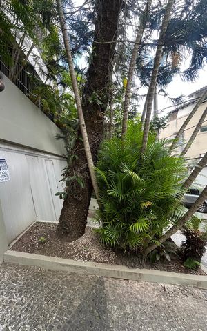 Apartamento à venda com 240m², 3 quartos e 2 vagas Apartamento à venda com 240m², 3 quartos e 2 vagasPLACA