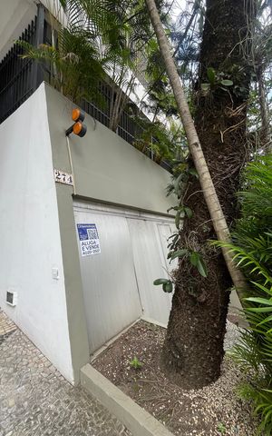 Apartamento à venda com 240m², 3 quartos e 2 vagas Apartamento à venda com 240m², 3 quartos e 2 vagasPLACA