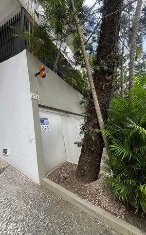 Apartamento à venda com 240m², 3 quartos e 2 vagas Apartamento à venda com 240m², 3 quartos e 2 vagasPLACA