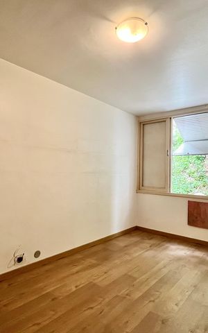 Apartamento à venda com 240m², 3 quartos e 2 vagas Apartamento à venda com 240m², 3 quartos e 2 vagasQUARTO 1