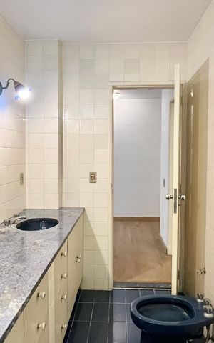 Apartamento à venda com 240m², 3 quartos e 2 vagas Apartamento à venda com 240m², 3 quartos e 2 vagasSUITE