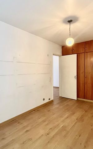 Apartamento à venda com 240m², 3 quartos e 2 vagas Apartamento à venda com 240m², 3 quartos e 2 vagasQUARTO 1