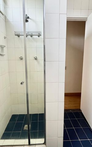 Apartamento à venda com 240m², 3 quartos e 2 vagas Apartamento à venda com 240m², 3 quartos e 2 vagasBANHEIRO SOCIAL