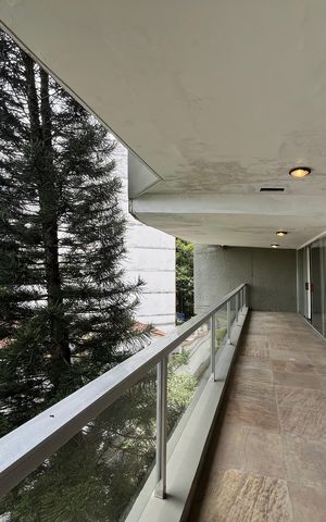 Apartamento à venda com 240m², 3 quartos e 2 vagas Apartamento à venda com 240m², 3 quartos e 2 vagasVARANDA