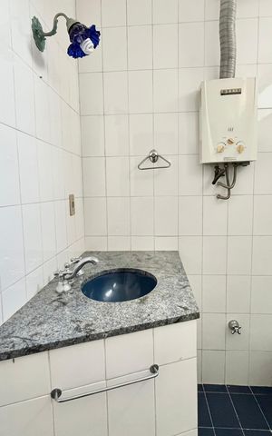 Apartamento à venda com 240m², 3 quartos e 2 vagas Apartamento à venda com 240m², 3 quartos e 2 vagasBANHEIRO SOCIAL
