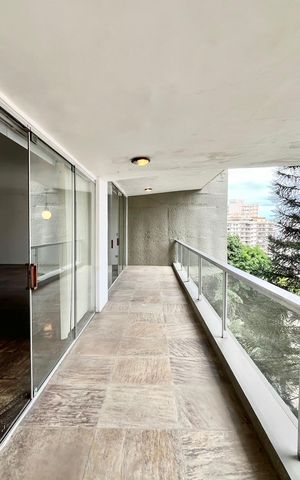 Apartamento à venda com 240m², 3 quartos e 2 vagas Apartamento à venda com 240m², 3 quartos e 2 vagasVARANDA