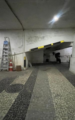 Apartamento à venda com 240m², 3 quartos e 2 vagas Apartamento à venda com 240m², 3 quartos e 2 vagasGARAGEM