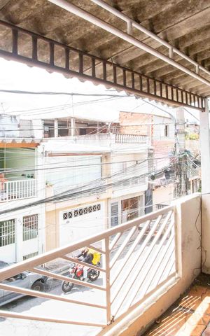Casa à venda com 80m², 3 quartos e 2 vagasVaranda