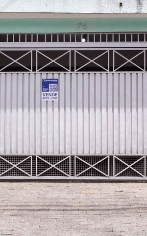 Casa à venda com 80m², 3 quartos e 2 vagasFachada