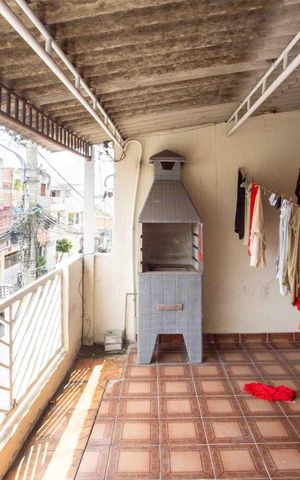 Casa à venda com 80m², 3 quartos e 2 vagasVaranda