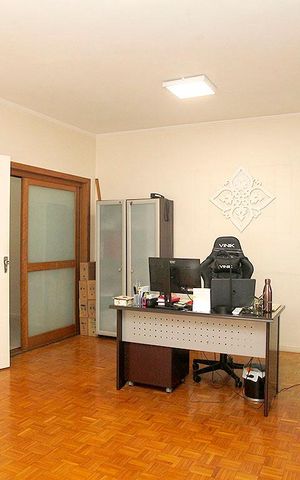 Casa à venda com 208m², 3 quartos e 4 vagasSala 1
