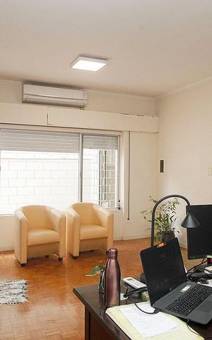 Casa à venda com 208m², 3 quartos e 4 vagasSala 1