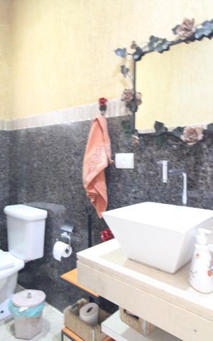Casa à venda com 240m², 4 quartos e 3 vagasLavabo