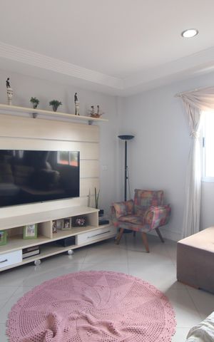 Casa à venda com 240m², 4 quartos e 3 vagasSala