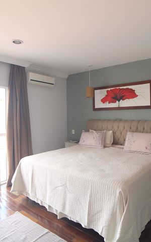 Casa à venda com 240m², 4 quartos e 3 vagasSuíte 1