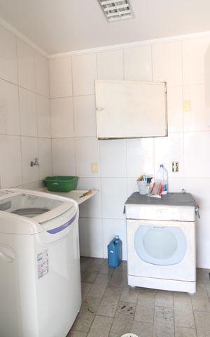 Casa à venda com 240m², 4 quartos e 3 vagasLavanderia