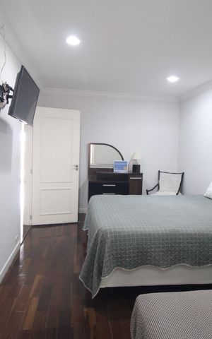 Casa à venda com 240m², 4 quartos e 3 vagasSuíte 2