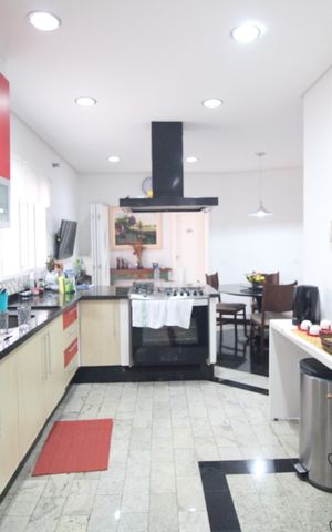 Casa à venda com 240m², 4 quartos e 3 vagasCozinha