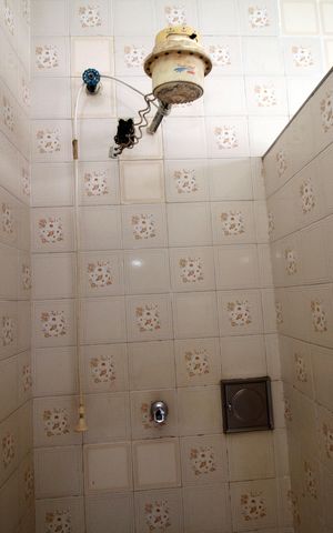 Casa à venda com 386m², 4 quartos e 2 vagasBanheiro Social 2º piso