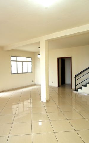 Casa à venda com 386m², 4 quartos e 2 vagasSala