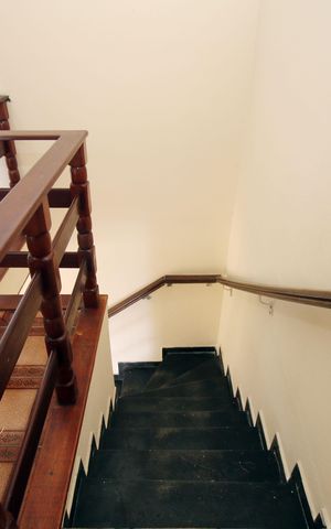 Casa à venda com 386m², 4 quartos e 2 vagasSala - Escada