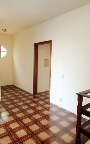 Casa à venda com 386m², 4 quartos e 2 vagasSala 2º Piso