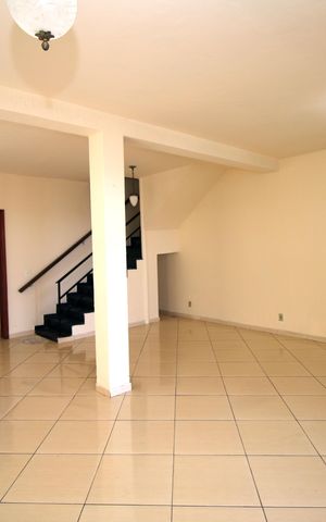 Casa à venda com 386m², 4 quartos e 2 vagasSala